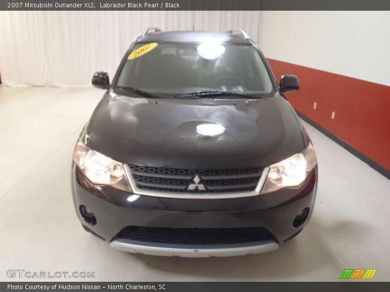 Labrador Black Pearl / Black 2007 Mitsubishi Outlander XLS