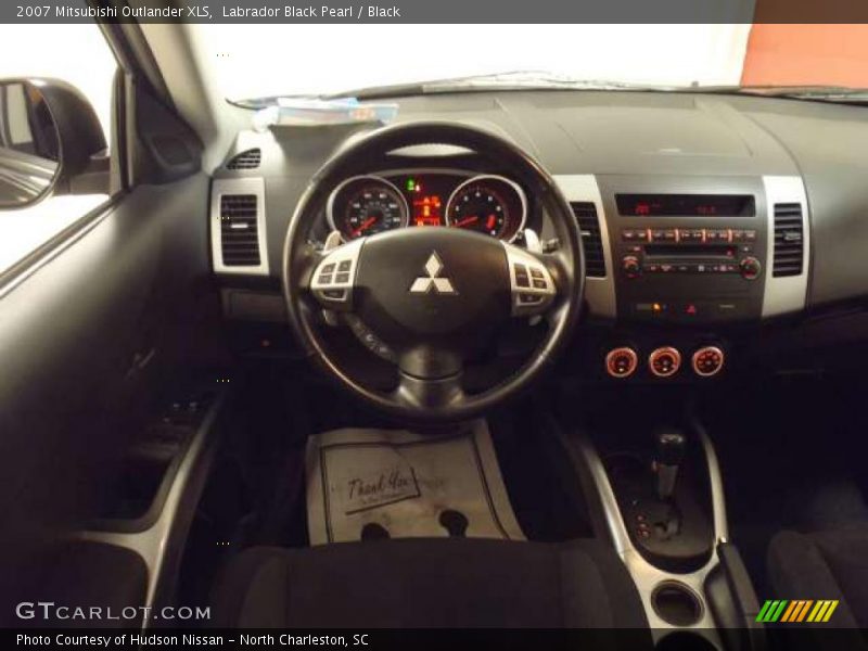 Labrador Black Pearl / Black 2007 Mitsubishi Outlander XLS