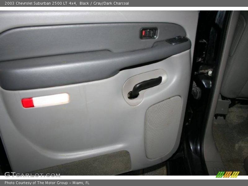 Black / Gray/Dark Charcoal 2003 Chevrolet Suburban 2500 LT 4x4