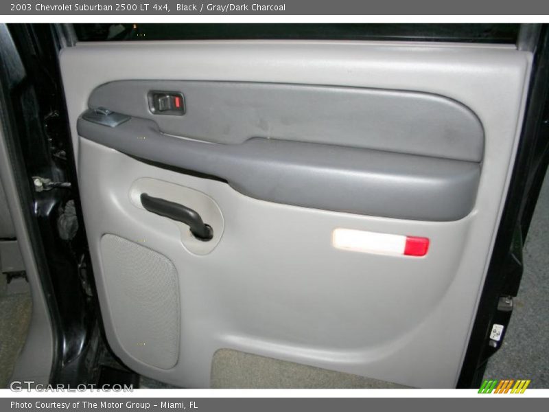 Black / Gray/Dark Charcoal 2003 Chevrolet Suburban 2500 LT 4x4