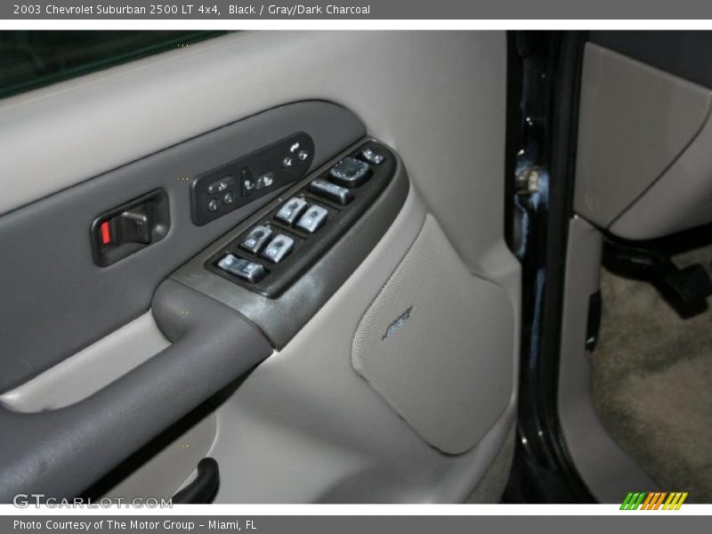 Black / Gray/Dark Charcoal 2003 Chevrolet Suburban 2500 LT 4x4
