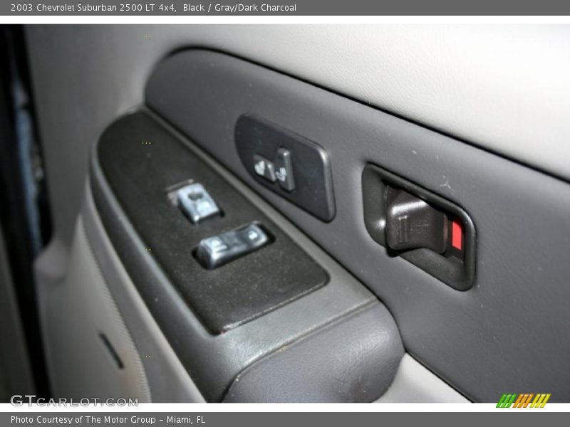 Black / Gray/Dark Charcoal 2003 Chevrolet Suburban 2500 LT 4x4