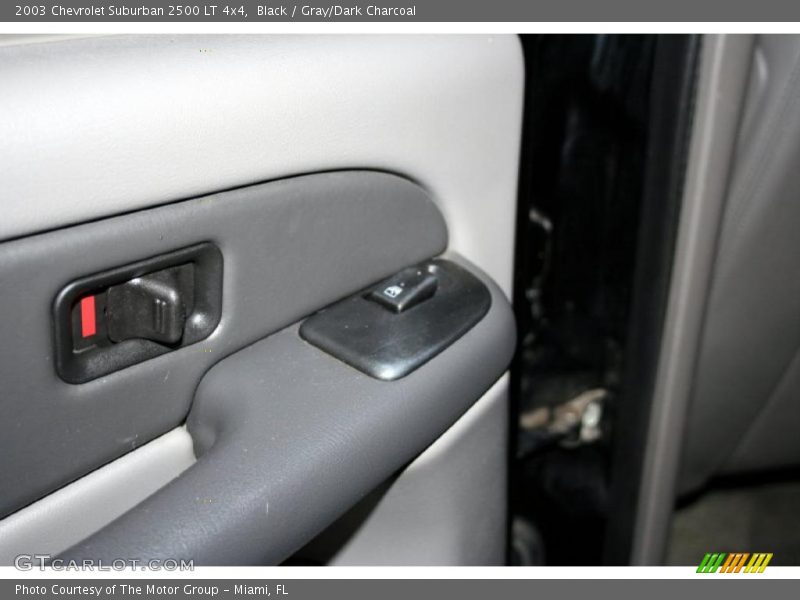 Black / Gray/Dark Charcoal 2003 Chevrolet Suburban 2500 LT 4x4