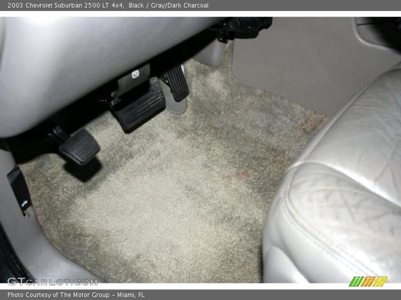Black / Gray/Dark Charcoal 2003 Chevrolet Suburban 2500 LT 4x4