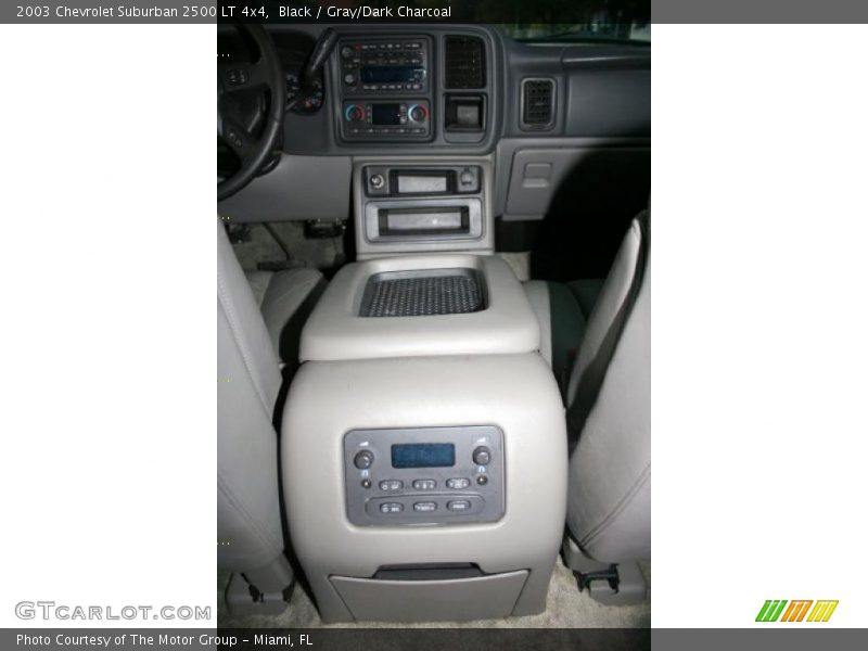 Black / Gray/Dark Charcoal 2003 Chevrolet Suburban 2500 LT 4x4