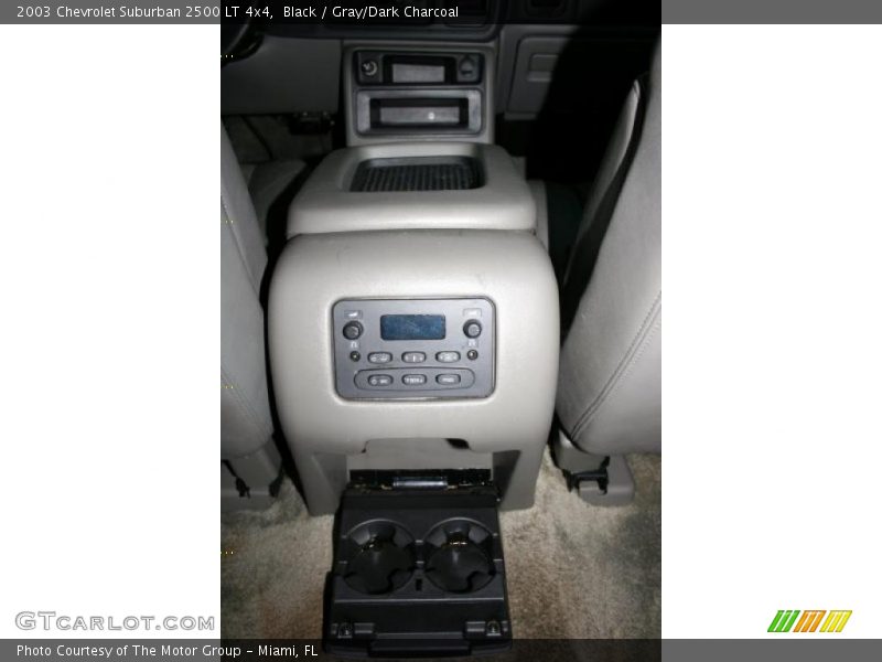 Black / Gray/Dark Charcoal 2003 Chevrolet Suburban 2500 LT 4x4