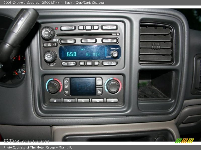 Black / Gray/Dark Charcoal 2003 Chevrolet Suburban 2500 LT 4x4