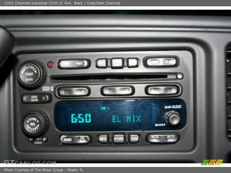 Black / Gray/Dark Charcoal 2003 Chevrolet Suburban 2500 LT 4x4
