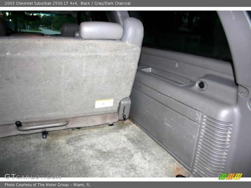 Black / Gray/Dark Charcoal 2003 Chevrolet Suburban 2500 LT 4x4