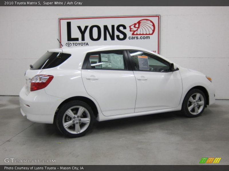 Super White / Ash Gray 2010 Toyota Matrix S