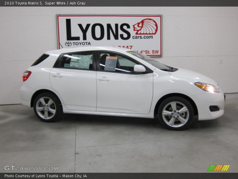 Super White / Ash Gray 2010 Toyota Matrix S