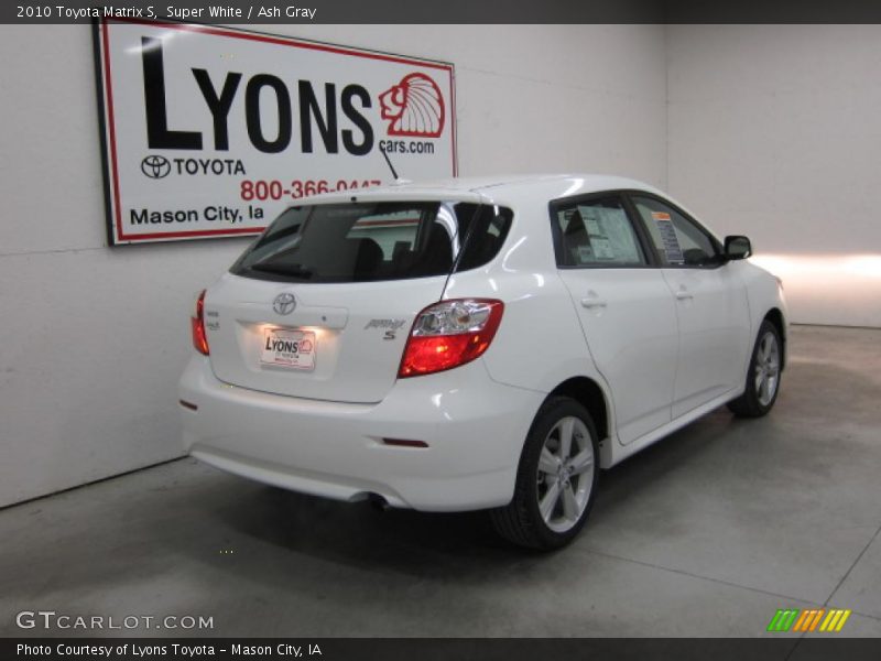 Super White / Ash Gray 2010 Toyota Matrix S