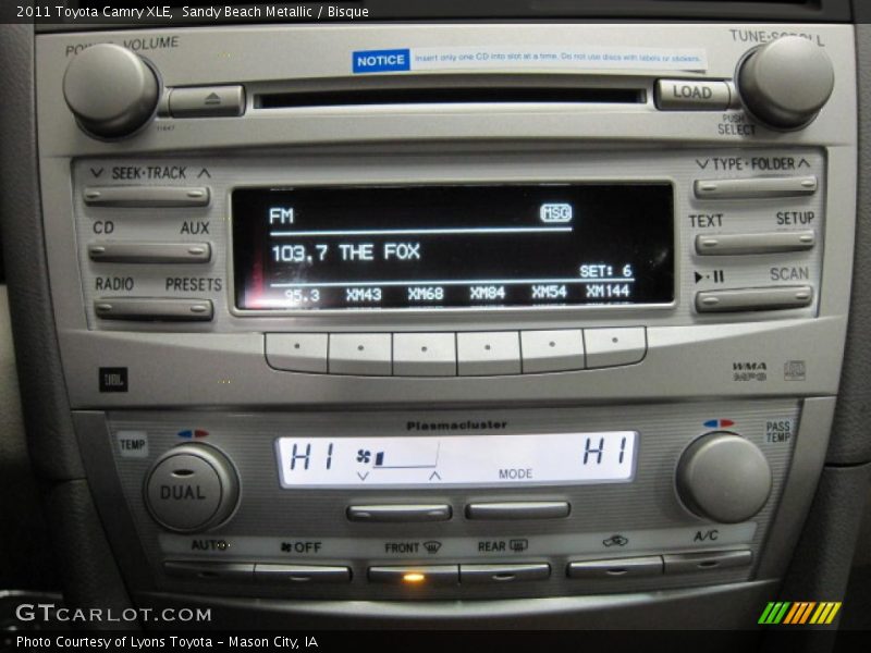 Sandy Beach Metallic / Bisque 2011 Toyota Camry XLE