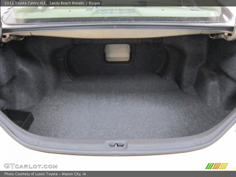 Sandy Beach Metallic / Bisque 2011 Toyota Camry XLE