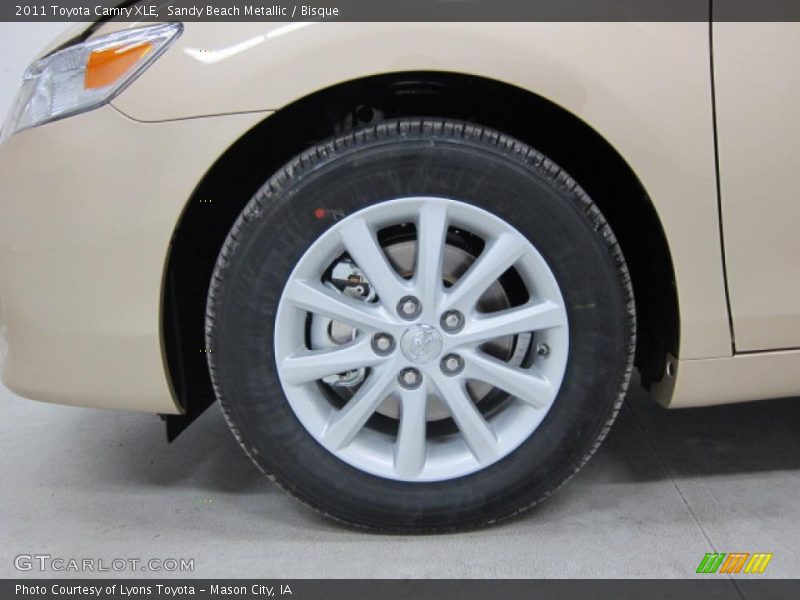 Sandy Beach Metallic / Bisque 2011 Toyota Camry XLE