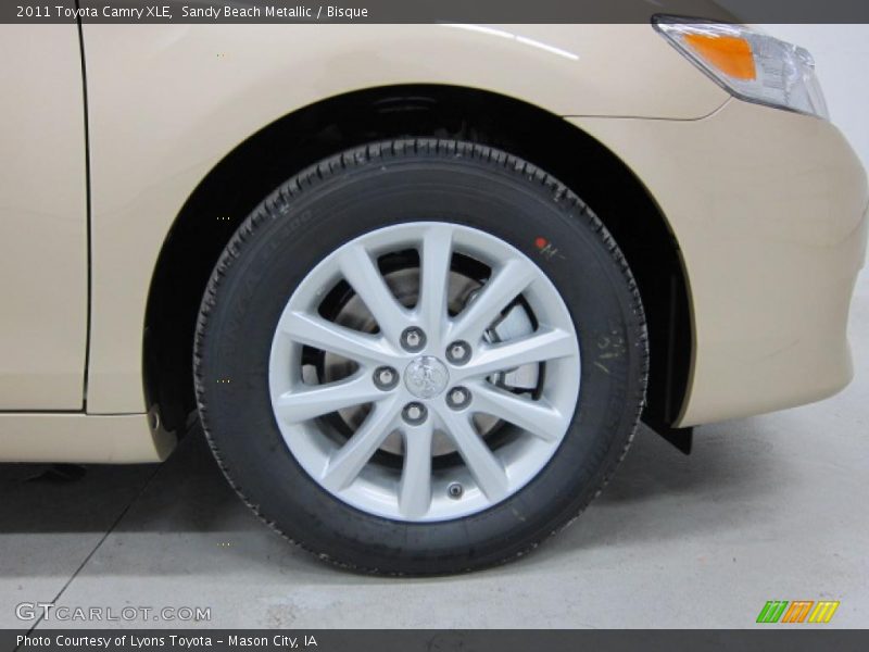 Sandy Beach Metallic / Bisque 2011 Toyota Camry XLE