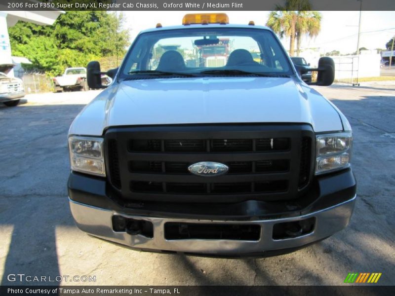 Oxford White / Medium Flint 2006 Ford F350 Super Duty XL Regular Cab Chassis