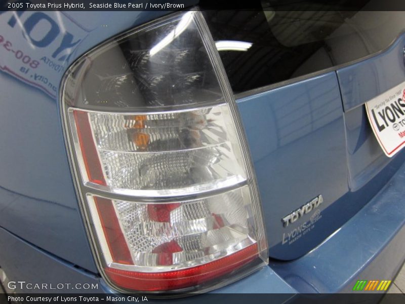 Seaside Blue Pearl / Ivory/Brown 2005 Toyota Prius Hybrid