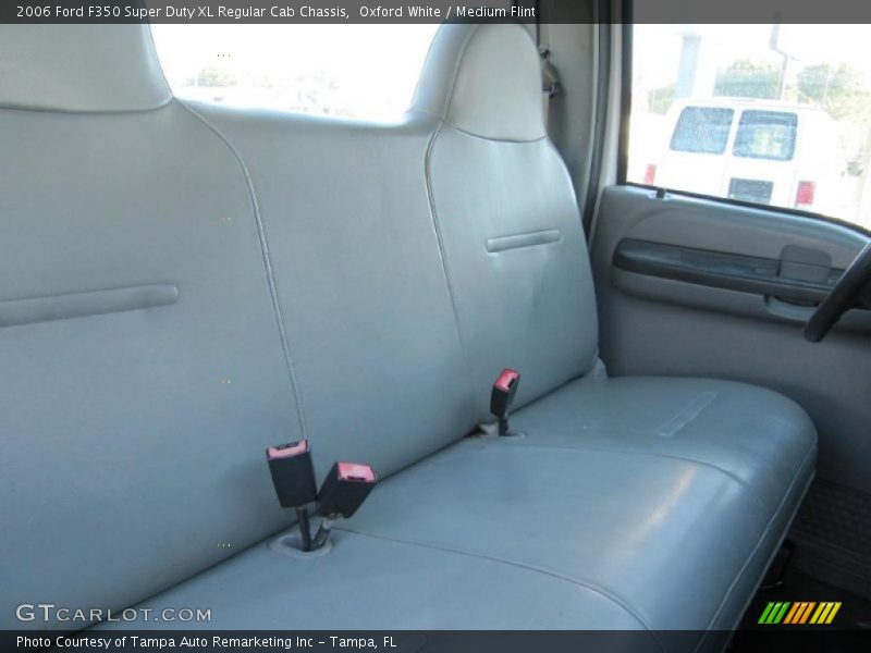 Oxford White / Medium Flint 2006 Ford F350 Super Duty XL Regular Cab Chassis