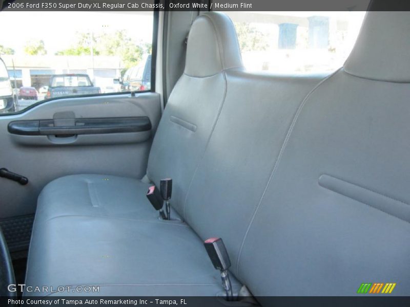 Oxford White / Medium Flint 2006 Ford F350 Super Duty XL Regular Cab Chassis