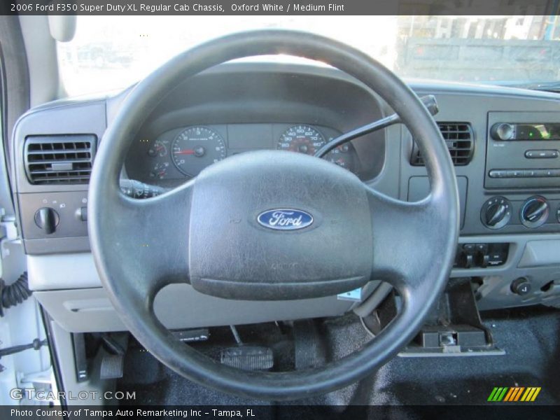 Oxford White / Medium Flint 2006 Ford F350 Super Duty XL Regular Cab Chassis