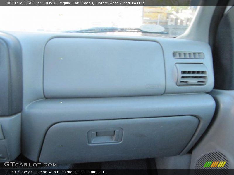 Oxford White / Medium Flint 2006 Ford F350 Super Duty XL Regular Cab Chassis