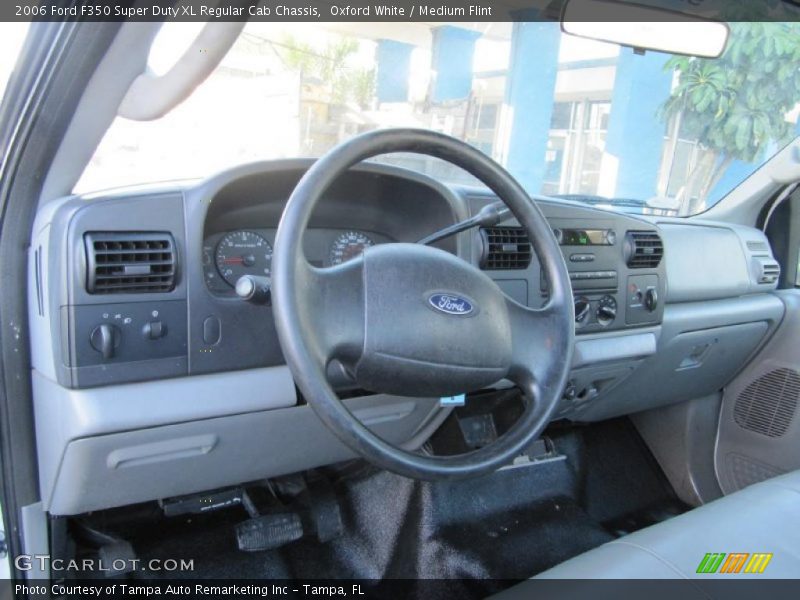Oxford White / Medium Flint 2006 Ford F350 Super Duty XL Regular Cab Chassis
