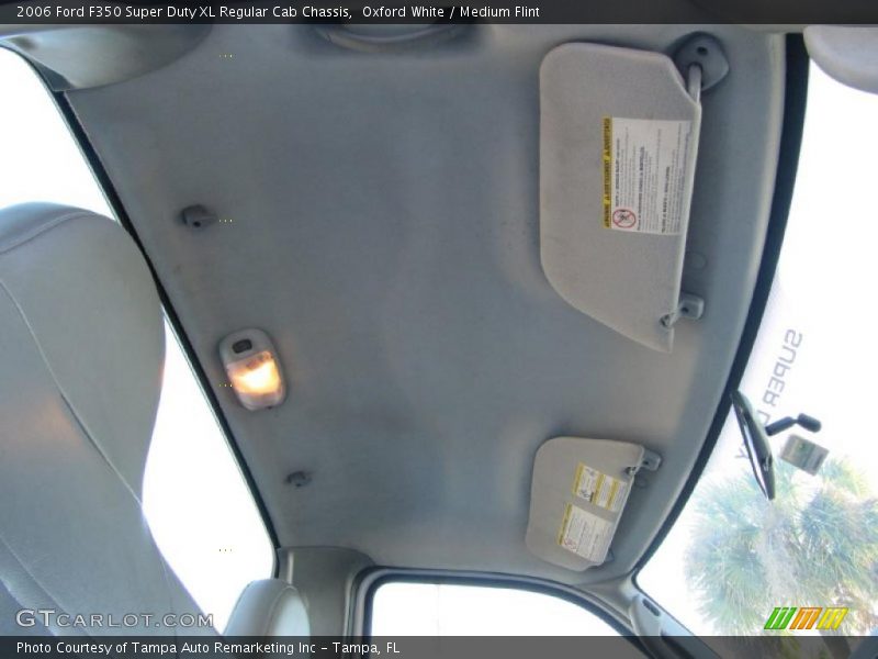 Oxford White / Medium Flint 2006 Ford F350 Super Duty XL Regular Cab Chassis