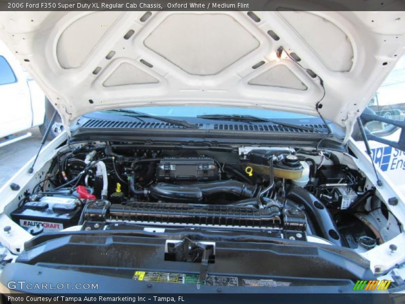Oxford White / Medium Flint 2006 Ford F350 Super Duty XL Regular Cab Chassis