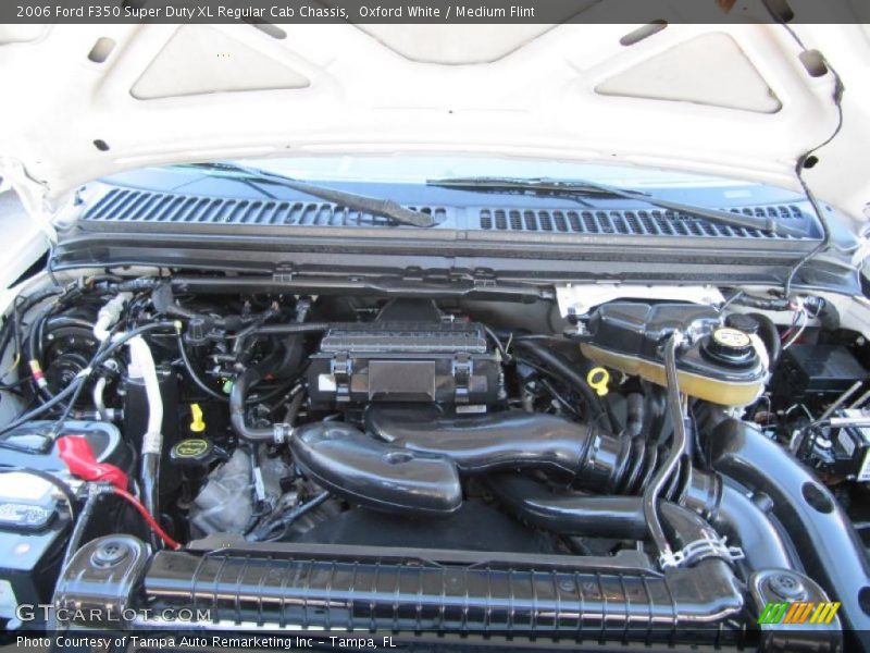 Oxford White / Medium Flint 2006 Ford F350 Super Duty XL Regular Cab Chassis