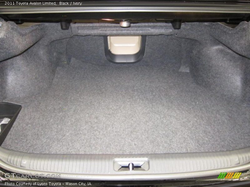  2011 Avalon Limited Trunk