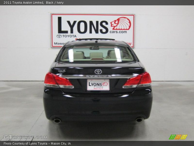 Black / Ivory 2011 Toyota Avalon Limited