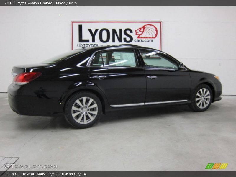 Black / Ivory 2011 Toyota Avalon Limited