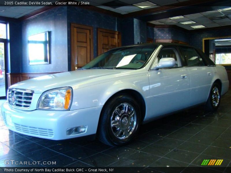 Glacier White / Shale 2005 Cadillac DeVille Sedan