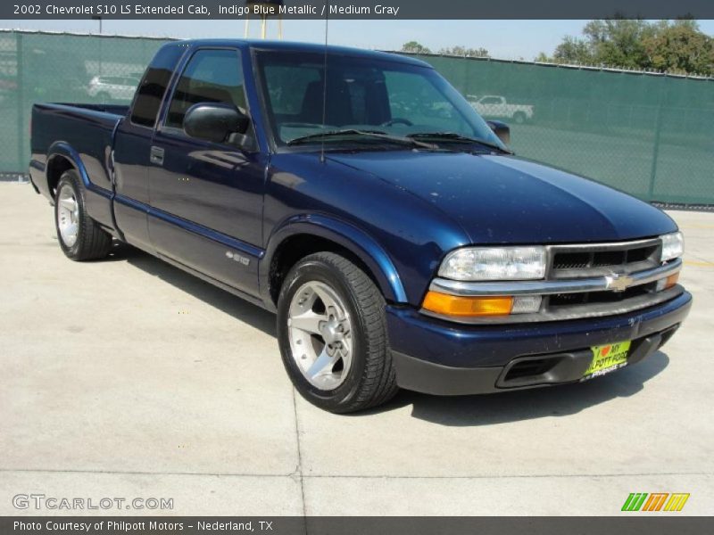 Indigo Blue Metallic / Medium Gray 2002 Chevrolet S10 LS Extended Cab