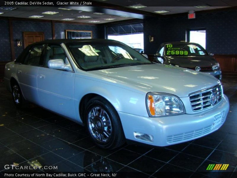 Glacier White / Shale 2005 Cadillac DeVille Sedan