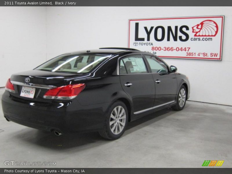 Black / Ivory 2011 Toyota Avalon Limited