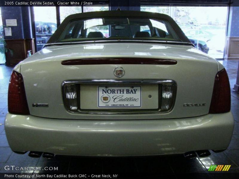 Glacier White / Shale 2005 Cadillac DeVille Sedan
