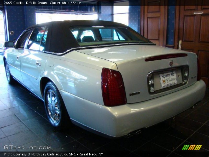 Glacier White / Shale 2005 Cadillac DeVille Sedan
