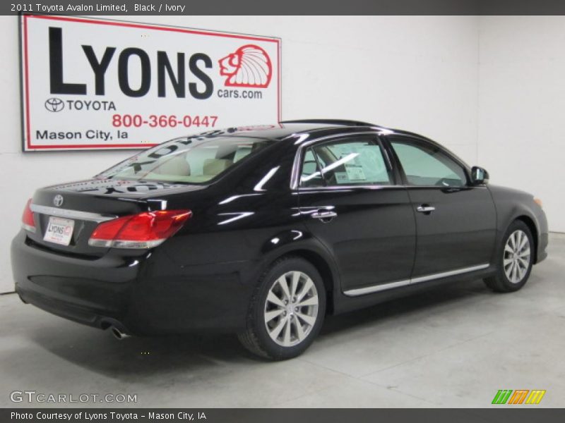 Black / Ivory 2011 Toyota Avalon Limited