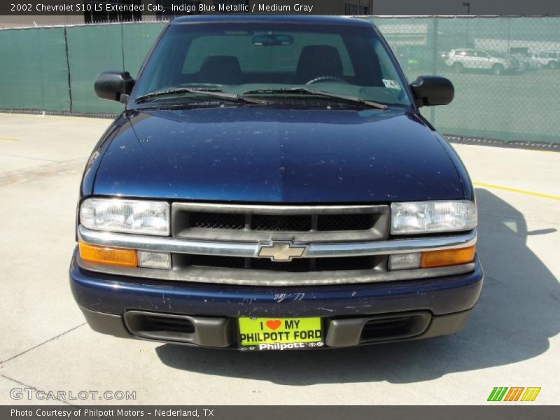 Indigo Blue Metallic / Medium Gray 2002 Chevrolet S10 LS Extended Cab