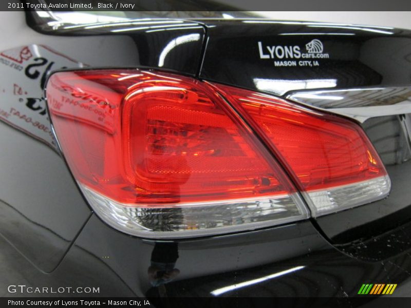 Black / Ivory 2011 Toyota Avalon Limited