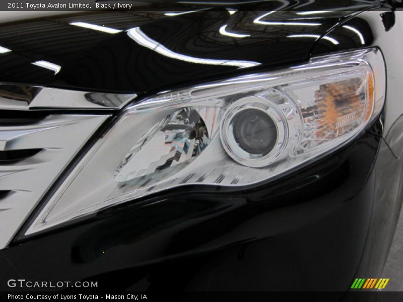 Black / Ivory 2011 Toyota Avalon Limited