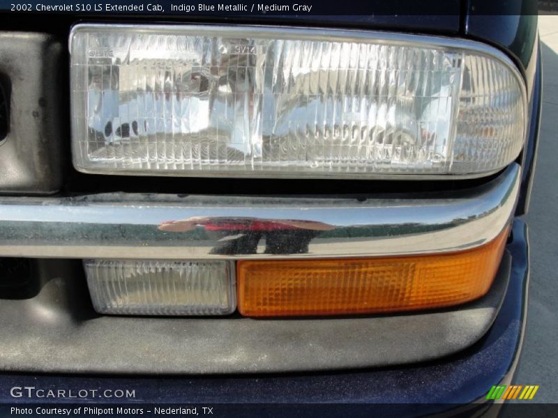 Indigo Blue Metallic / Medium Gray 2002 Chevrolet S10 LS Extended Cab