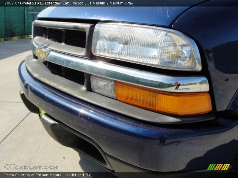 Indigo Blue Metallic / Medium Gray 2002 Chevrolet S10 LS Extended Cab