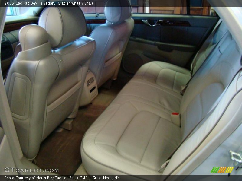 Glacier White / Shale 2005 Cadillac DeVille Sedan
