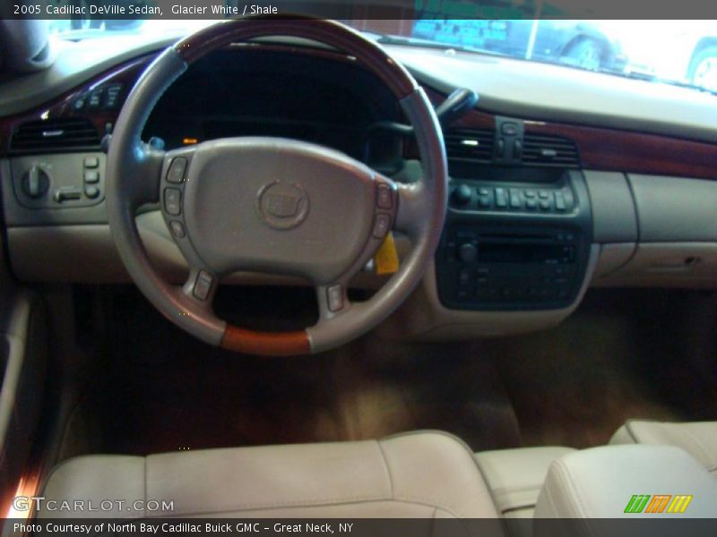 Glacier White / Shale 2005 Cadillac DeVille Sedan