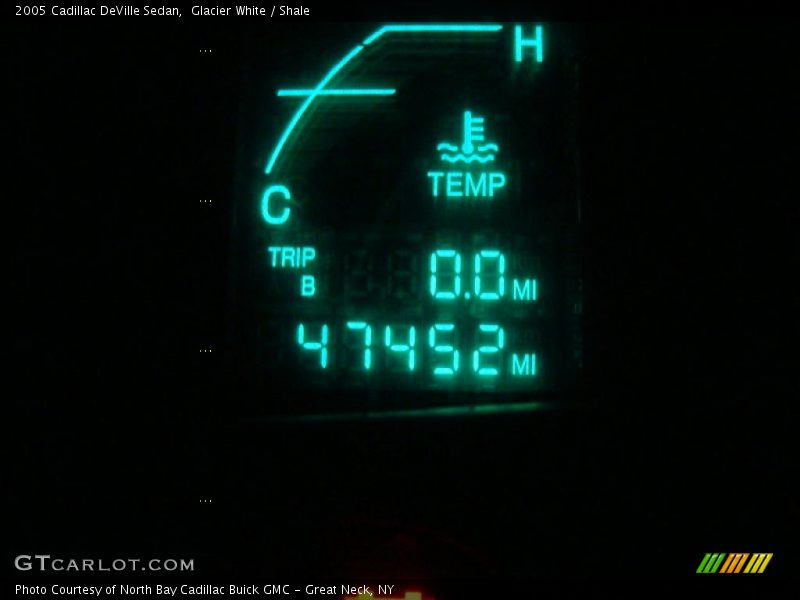 Glacier White / Shale 2005 Cadillac DeVille Sedan