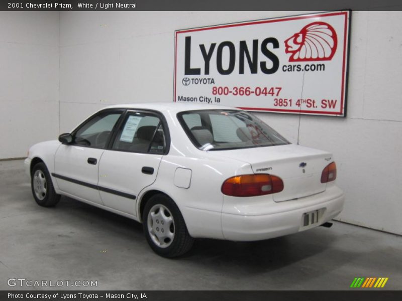 White / Light Neutral 2001 Chevrolet Prizm