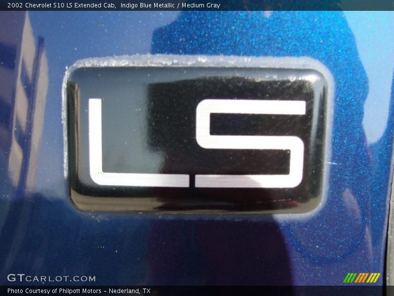  2002 S10 LS Extended Cab Logo